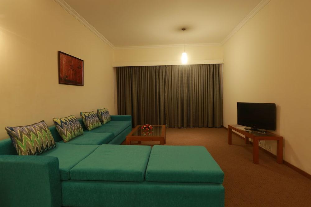 The Avenue Regent Hotel Kochi Екстериор снимка