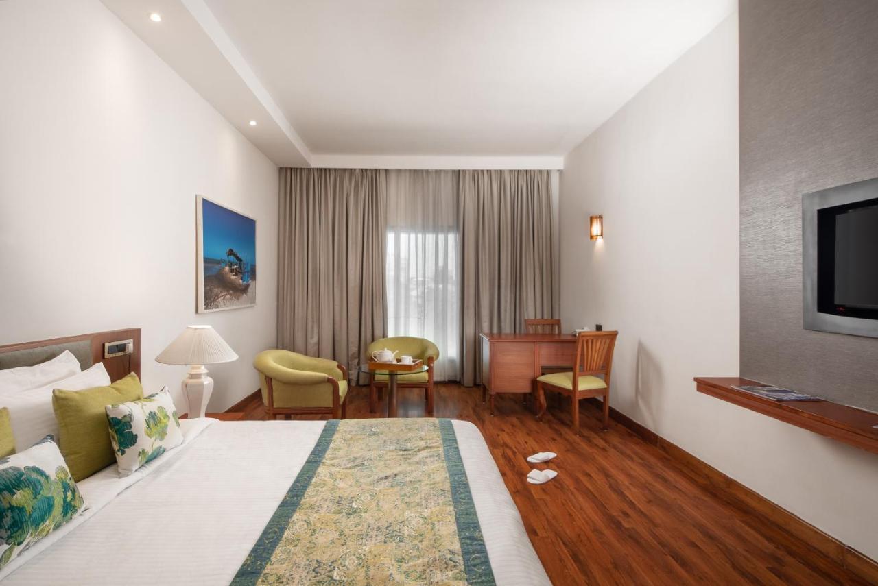 The Avenue Regent Hotel Kochi Екстериор снимка