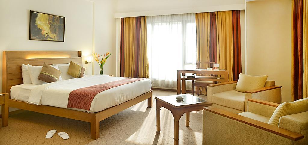 The Avenue Regent Hotel Kochi Екстериор снимка