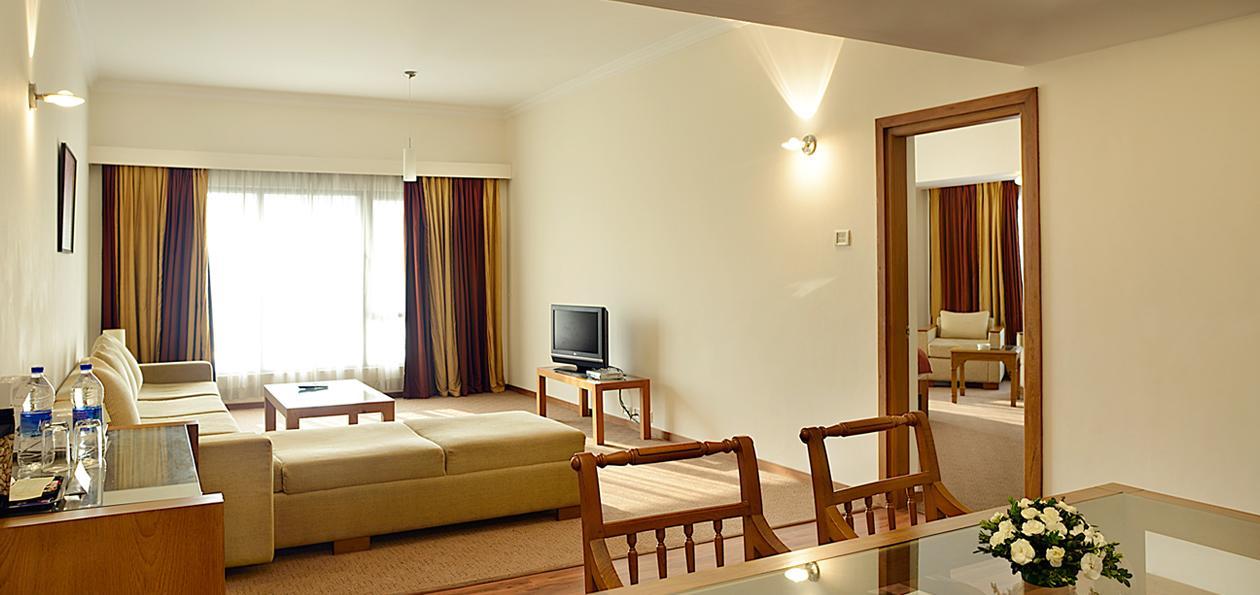 The Avenue Regent Hotel Kochi Екстериор снимка